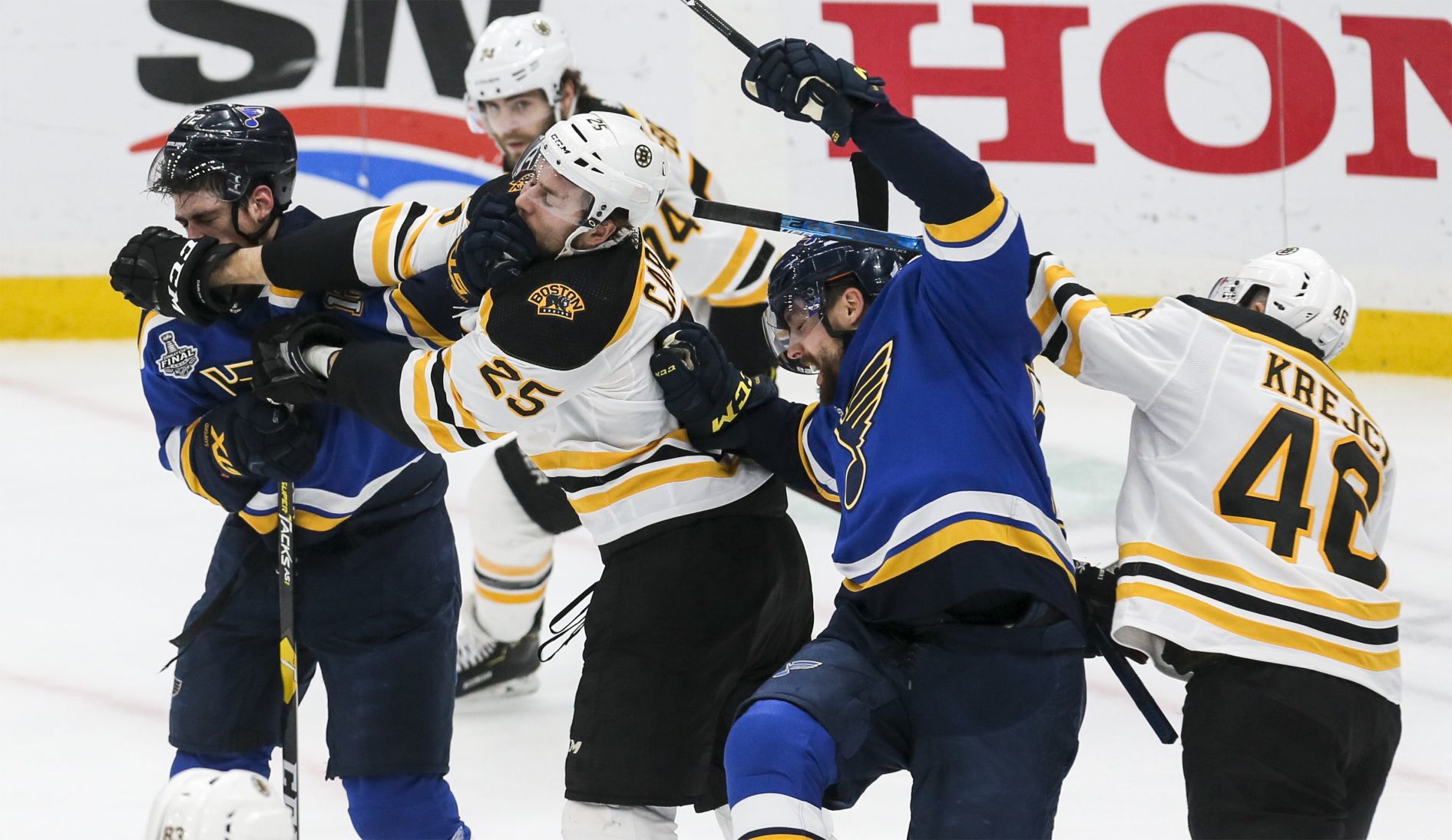Blues fight for the cup in Game 6 of the Stanley Cup Finals